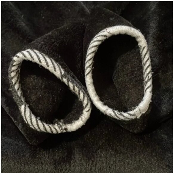 Disney Mickey Mouse Sequin Velvet Fuzzy Pullover Black Sweatshirt Women X-Large - Picture 10 of 14